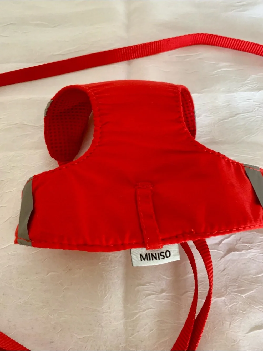 Miniso Cat Step-In Harness and Leash Set. See tag for weight